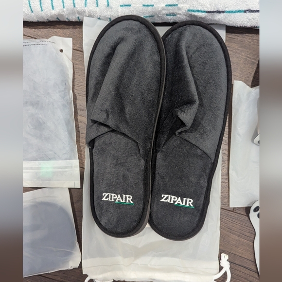 Zipair travel kit - Picture 3 of 5